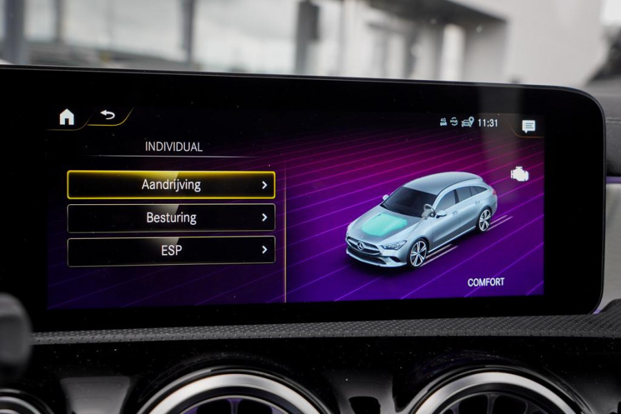 Mercedes-Benz CLA-Klasse 250e AMG Line / Pano / Sfeerverlichting / SOH 96,1 / Stoelverwarming+Ventilatie / Leder / HUD