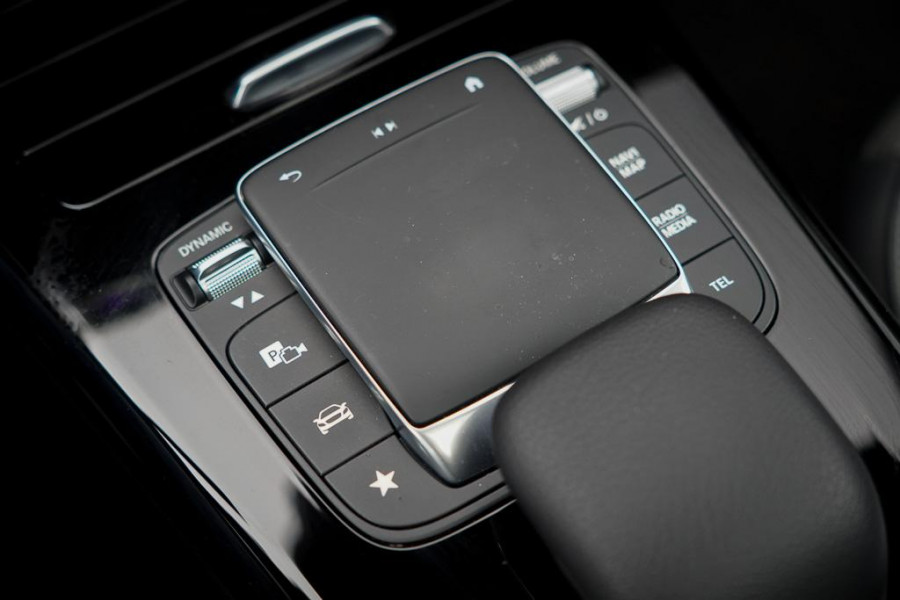 Mercedes-Benz CLA-Klasse 250e AMG Line / Pano / Sfeerverlichting / SOH 96,1 / Stoelverwarming+Ventilatie / Leder / HUD