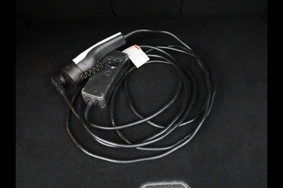 Kia Sportage 1.6 T-GDi Plug-in Hybrid AWD DynamicLine | Adaptive cruise | Camera | Carplay | Navigatie | Digital Cockpit | 19'' | Climate control | Full LED | Parkeerhulp | PHEV | Plug In