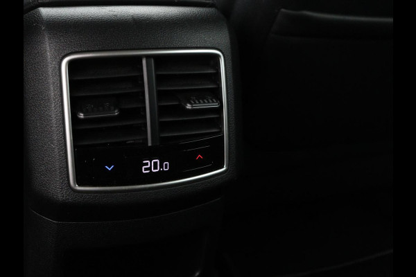 Kia Sportage 1.6 T-GDi Plug-in Hybrid AWD DynamicLine | Adaptive cruise | Camera | Carplay | Navigatie | Digital Cockpit | 19'' | Climate control | Full LED | Parkeerhulp | PHEV | Plug In