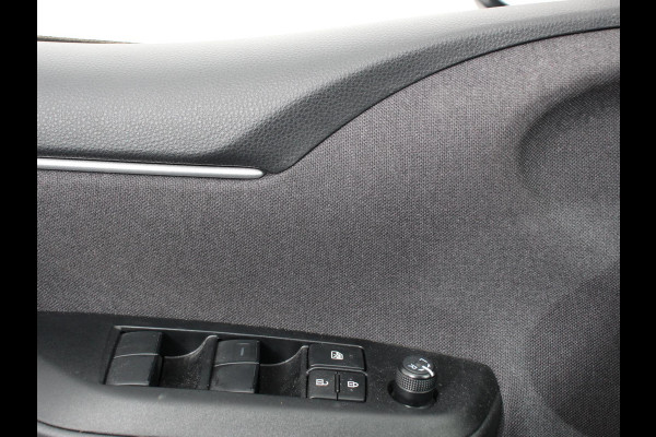 Toyota Yaris 1.5 Hybrid Dynamic Automaat | Climate control | Cruise control adaptive | LED | Achteruitrijcamera | Lane assist | Navigatie | Apple Carplay/ Android Auto |