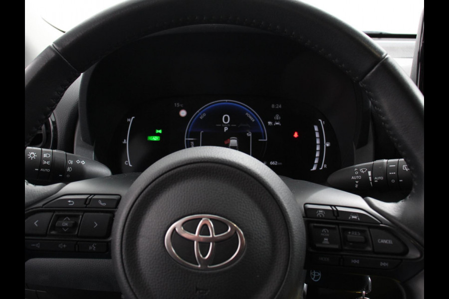 Toyota Yaris 1.5 Hybrid Dynamic Automaat | Climate control | Cruise control adaptive | LED | Achteruitrijcamera | Lane assist | Navigatie | Apple Carplay/ Android Auto |