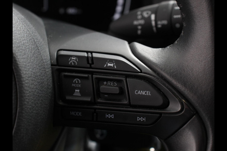 Toyota Yaris 1.5 Hybrid Dynamic Automaat | Climate control | Cruise control adaptive | LED | Achteruitrijcamera | Lane assist | Navigatie | Apple Carplay/ Android Auto |