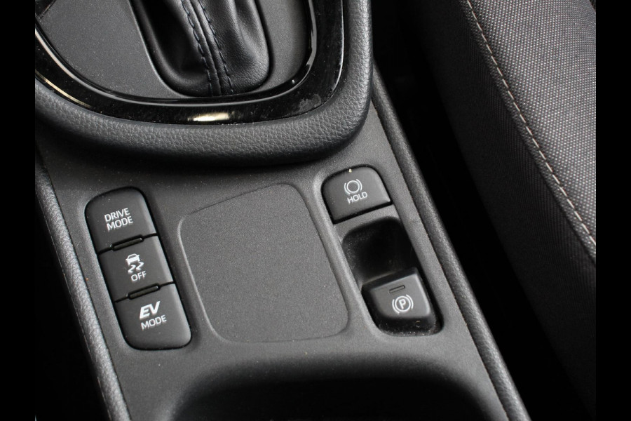 Toyota Yaris 1.5 Hybrid Dynamic Automaat | Climate control | Cruise control adaptive | LED | Achteruitrijcamera | Lane assist | Navigatie | Apple Carplay/ Android Auto |
