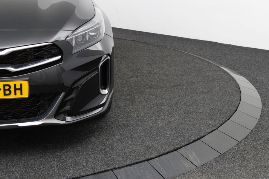 Kia Xceed 1.5 T-GDi GT-Line - Panorama dak - Stoel/Stuur verwarming - Navigatie - Climate Control - Achteruitrijcamera - Elektrische Achterklep - Fabrieksgarantie tot 03-2031