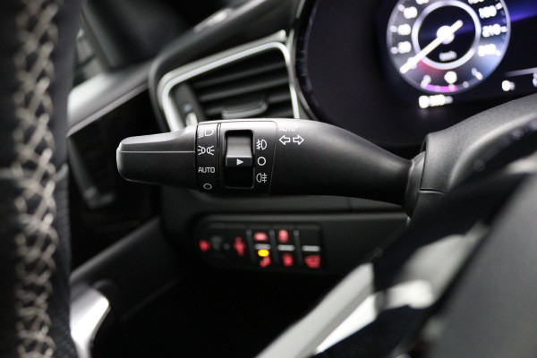 Kia Xceed 1.5 T-GDi GT-Line - Panorama dak - Stoel/Stuur verwarming - Navigatie - Climate Control - Achteruitrijcamera - Elektrische Achterklep - Fabrieksgarantie tot 03-2031