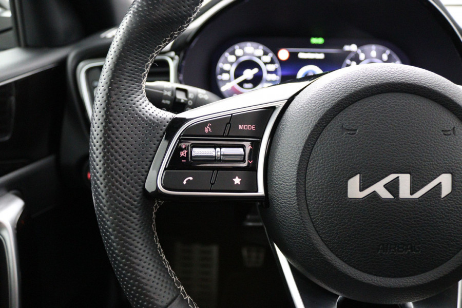 Kia Xceed 1.5 T-GDi GT-Line - Panorama dak - Stoel/Stuur verwarming - Navigatie - Climate Control - Achteruitrijcamera - Elektrische Achterklep - Fabrieksgarantie tot 03-2031