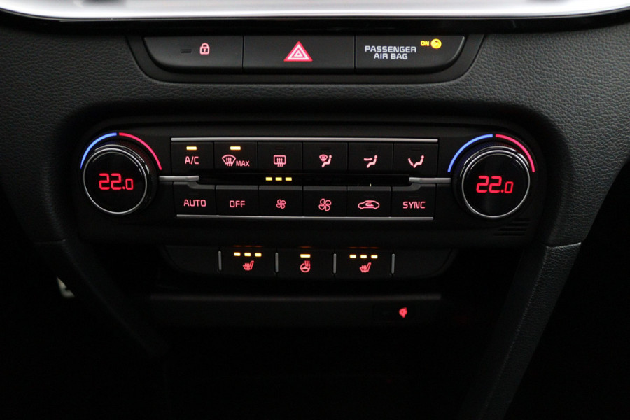 Kia Xceed 1.5 T-GDi GT-Line - Panorama dak - Stoel/Stuur verwarming - Navigatie - Climate Control - Achteruitrijcamera - Elektrische Achterklep - Fabrieksgarantie tot 03-2031