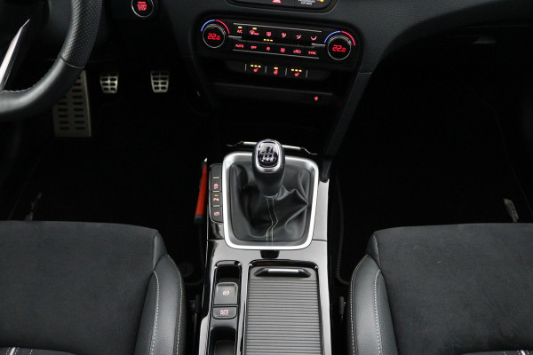 Kia Xceed 1.5 T-GDi GT-Line - Panorama dak - Stoel/Stuur verwarming - Navigatie - Climate Control - Achteruitrijcamera - Elektrische Achterklep - Fabrieksgarantie tot 03-2031