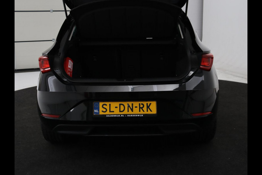 Seat Leon 1.4 TSI eHybrid PHEV Xcellence | SOH 100% | Stoel & stuurverwarming | Sfeerverlichting | Keyless | Navigatie | Park Assist | Cruise control | Digital Cockpit | Climate control | Plug In