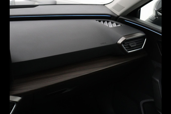 Seat Leon 1.4 TSI eHybrid PHEV Xcellence | SOH 100% | Stoel & stuurverwarming | Sfeerverlichting | Keyless | Navigatie | Park Assist | Cruise control | Digital Cockpit | Climate control | Plug In