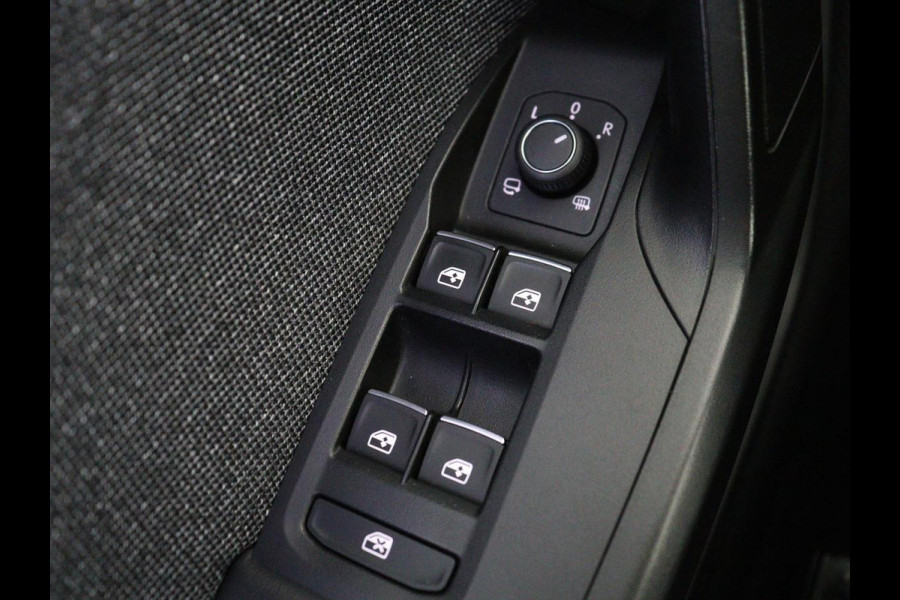 Seat Leon 1.4 TSI eHybrid PHEV Xcellence | SOH 100% | Stoel & stuurverwarming | Sfeerverlichting | Keyless | Navigatie | Park Assist | Cruise control | Digital Cockpit | Climate control | Plug In