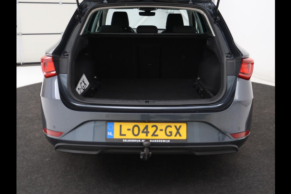 Seat Leon 1.5 eTSI Style Launch Edition | Trekhaak | Adaptive cruise | Camera | Carplay | Navigatie | DAB | Parkeerhulp | Digital Cockpit | Climate control | Bluetooth