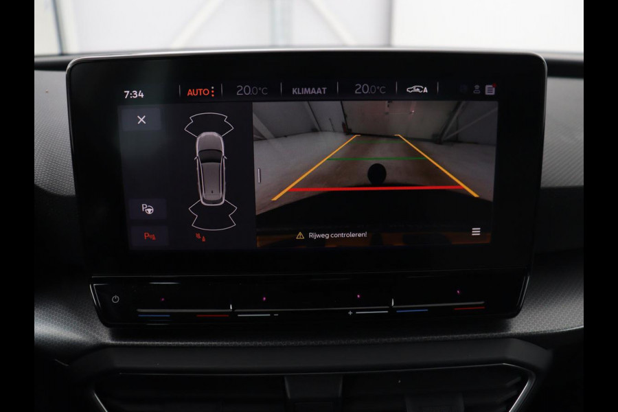 Seat Leon 1.5 eTSI Style Launch Edition | Trekhaak | Adaptive cruise | Camera | Carplay | Navigatie | DAB | Parkeerhulp | Digital Cockpit | Climate control | Bluetooth