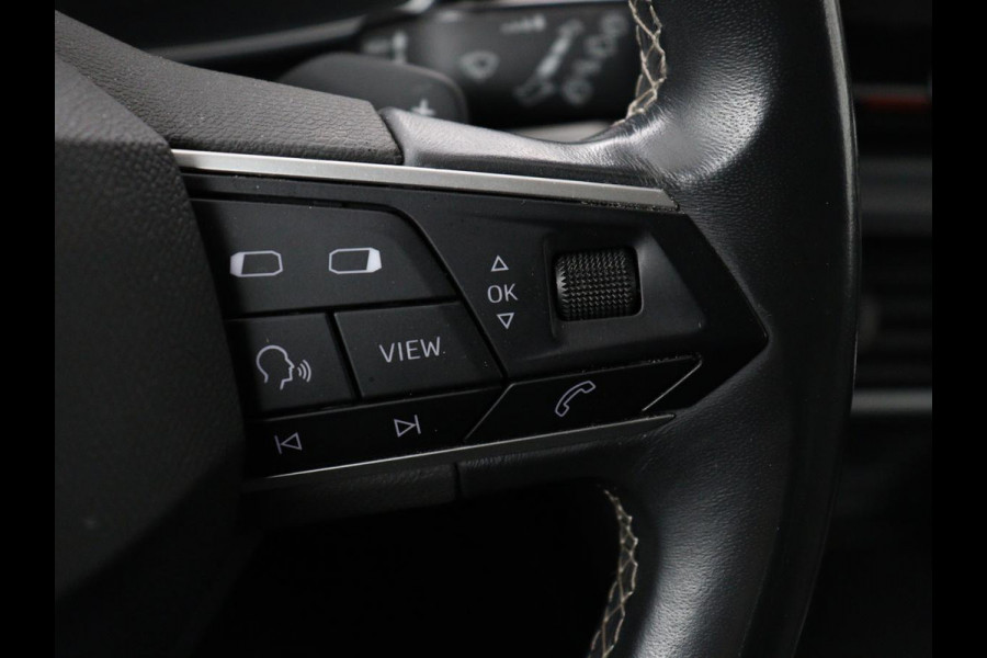 Seat Leon 1.5 eTSI Style Launch Edition | Trekhaak | Adaptive cruise | Camera | Carplay | Navigatie | DAB | Parkeerhulp | Digital Cockpit | Climate control | Bluetooth