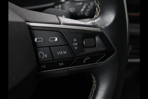 Seat Leon 1.5 eTSI Style Launch Edition | Trekhaak | Adaptive cruise | Camera | Carplay | Navigatie | DAB | Parkeerhulp | Digital Cockpit | Climate control | Bluetooth