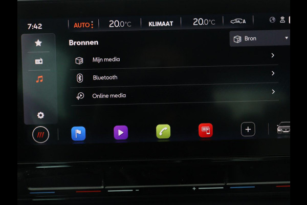 Seat Leon 1.5 eTSI Style Launch Edition | Trekhaak | Adaptive cruise | Camera | Carplay | Navigatie | DAB | Parkeerhulp | Digital Cockpit | Climate control | Bluetooth