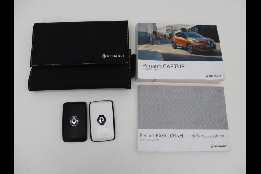 Renault Captur 1.3 TCe Intens | Panoramadak | 360 Camera | Trekhaak | Half leder | Carplay | Keyless | Climate control | Full LED | Getint glas | Cruise control | Parkeerhulp