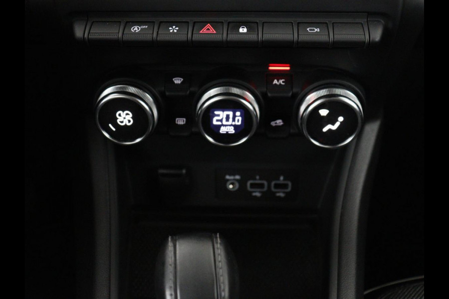 Renault Captur 1.3 TCe Intens | Panoramadak | 360 Camera | Trekhaak | Half leder | Carplay | Keyless | Climate control | Full LED | Getint glas | Cruise control | Parkeerhulp