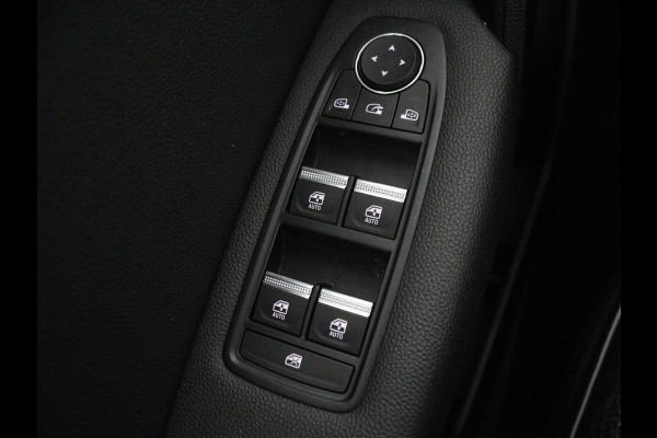 Renault Captur 1.3 TCe Intens | Panoramadak | 360 Camera | Trekhaak | Half leder | Carplay | Keyless | Climate control | Full LED | Getint glas | Cruise control | Parkeerhulp