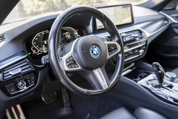 BMW 5 Serie 530e M-Sport | H&K | Leder | Carplay | Camera