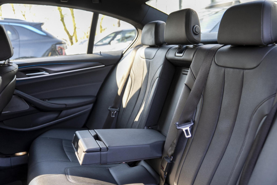 BMW 5 Serie 530e M-Sport | H&K | Leder | Carplay | Camera