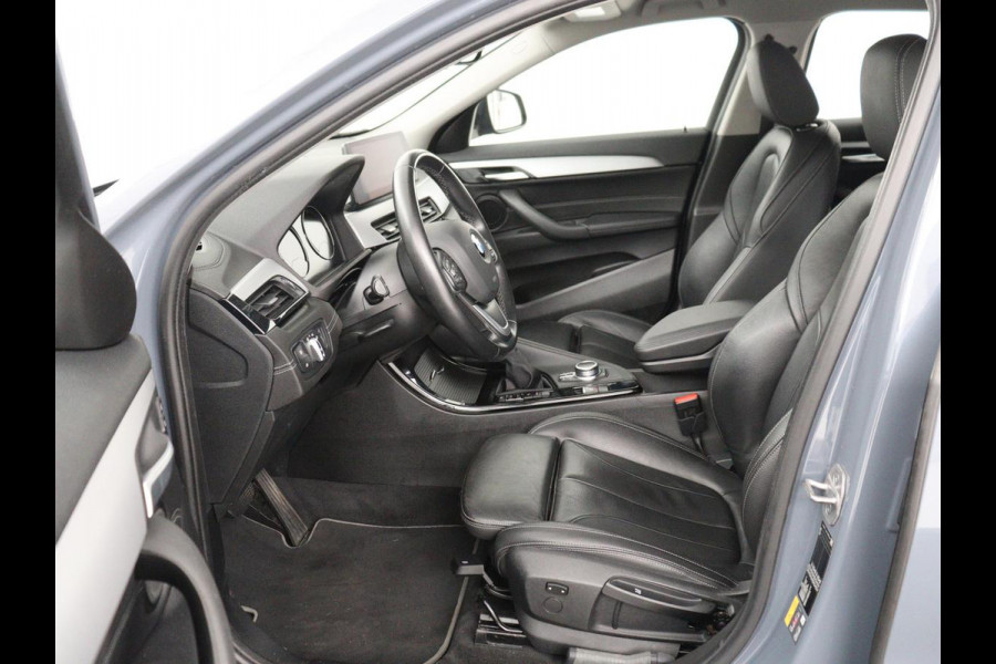 BMW X2 xDrive25e High Executive | SOH 85,7% | Head-Up | Leder | Sportstoelen | Stoelverwarming | Park Assist | Navigatie | Full LED | Climate control | Bluetooth | Cruise control | Individual Storm Bay Metallic