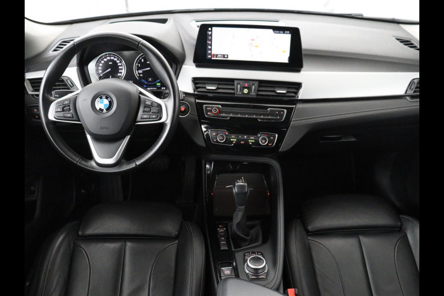 BMW X2 xDrive25e High Executive | SOH 85,7% | Head-Up | Leder | Sportstoelen | Stoelverwarming | Park Assist | Navigatie | Full LED | Climate control | Bluetooth | Cruise control | Individual Storm Bay Metallic