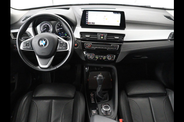 BMW X2 xDrive25e High Executive | SOH 85,7% | Head-Up | Leder | Sportstoelen | Stoelverwarming | Park Assist | Navigatie | Full LED | Climate control | Bluetooth | Cruise control | Individual Storm Bay Metallic