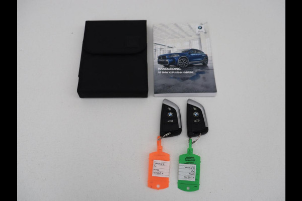 BMW X2 xDrive25e High Executive | SOH 85,7% | Head-Up | Leder | Sportstoelen | Stoelverwarming | Park Assist | Navigatie | Full LED | Climate control | Bluetooth | Cruise control | Individual Storm Bay Metallic