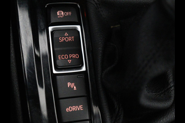 BMW X2 xDrive25e High Executive | SOH 85,7% | Head-Up | Leder | Sportstoelen | Stoelverwarming | Park Assist | Navigatie | Full LED | Climate control | Bluetooth | Cruise control | Individual Storm Bay Metallic