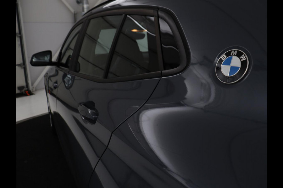 BMW X2 xDrive25e High Executive | SOH 85,7% | Head-Up | Leder | Sportstoelen | Stoelverwarming | Park Assist | Navigatie | Full LED | Climate control | Bluetooth | Cruise control | Individual Storm Bay Metallic