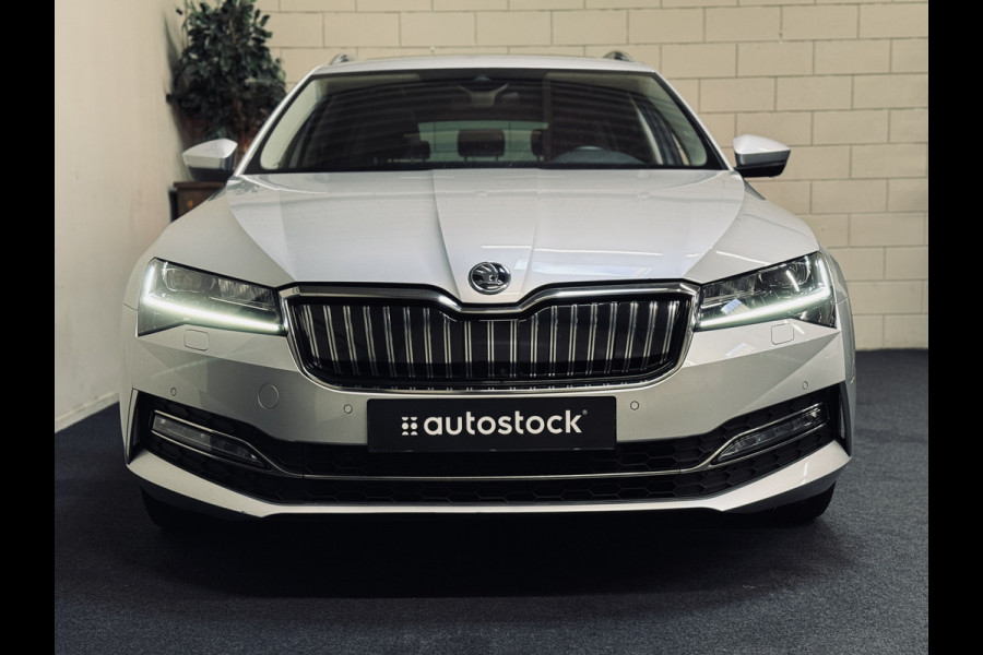 Škoda Superb Combi 1.4 TSI iV Laurin & Klement | Panorama | Stoelvent. | Trekhaak