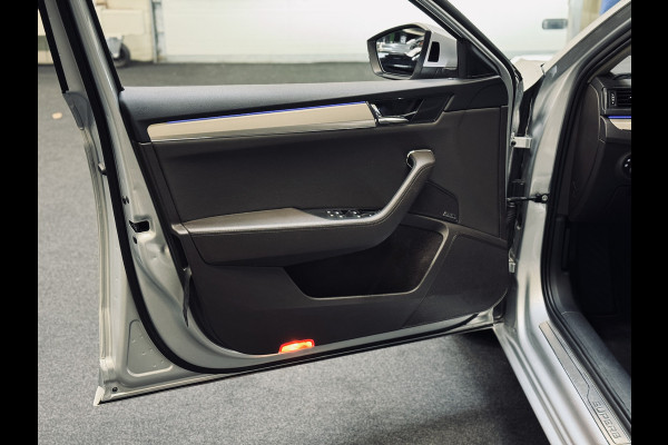 Škoda Superb Combi 1.4 TSI iV Laurin & Klement | Panorama | Stoelvent. | Trekhaak
