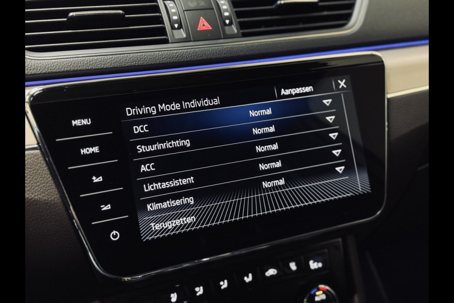 Škoda Superb Combi 1.4 TSI iV Laurin & Klement | Panorama | Stoelvent. | Trekhaak