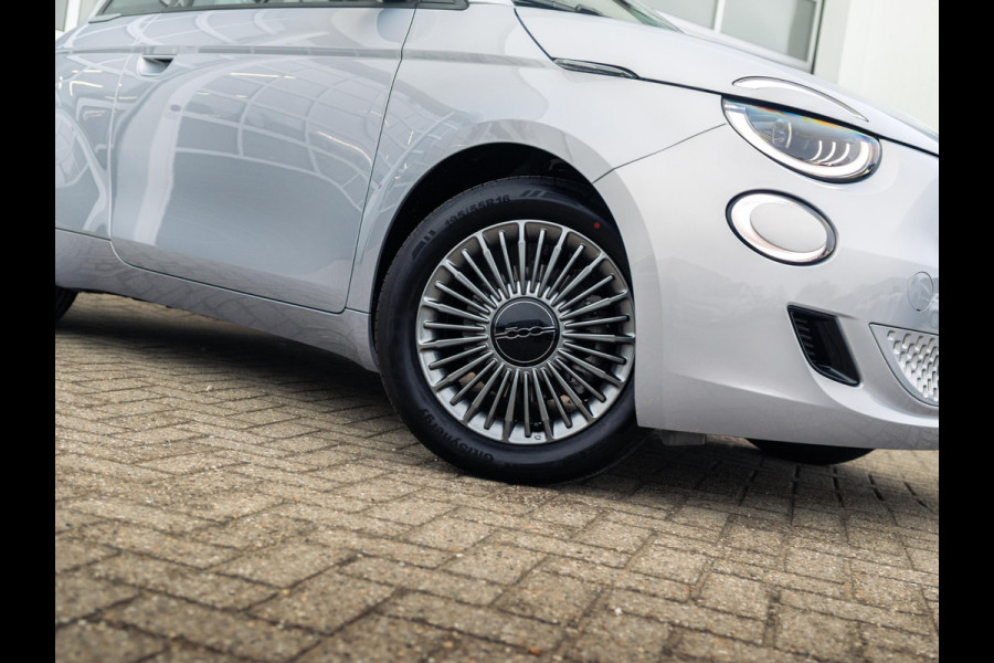 Fiat 500 Hybrid Torino Launch Edition | Clima | Carplay | PDC | Priv Glass | Celestial Blue