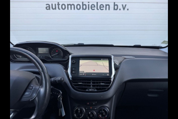 Peugeot 2008 1.2 Blue Lion - Trekhaak - Panorama dak - NAP