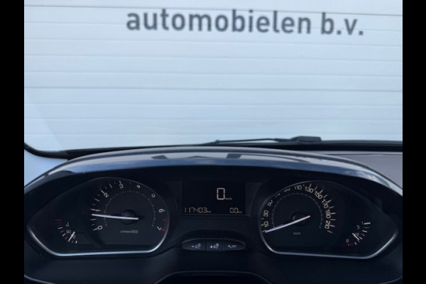Peugeot 2008 1.2 Blue Lion - Trekhaak - Panorama dak - NAP