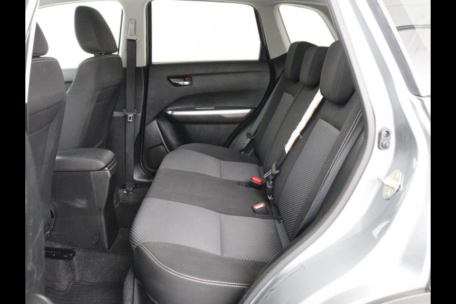 Suzuki Vitara 1.4 Boosterjet Select Smart Hybrid | Stoelverwarming | Trekhaak | Adaptive cruise | Carplay | Camera | Full LED | Navigatie | Climate control | Parkeerhulp