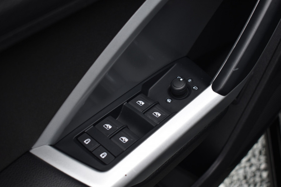 Audi Q3 35TFSI 150PK S-TRONIC PRO LINE VIRTUAL/PDC/NAVI