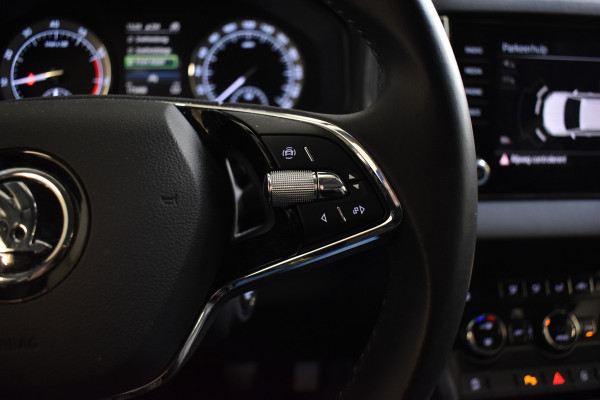 Škoda Karoq 1.5 TSI 150PK ACT BUSINESS EDITION PLUS CAMERA/NAVI/TREKHAAK