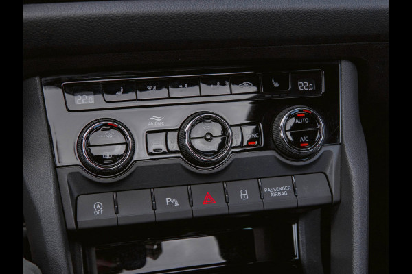 Škoda Kodiaq 1.5 TSI Sportline Business Panoramadak|Trekhaak|Stoelverwarming|Memory|Camera