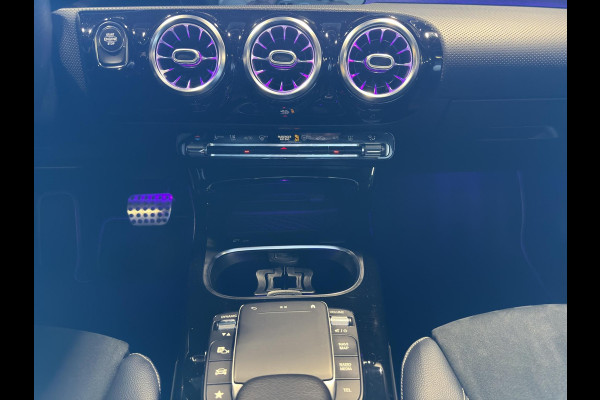 Mercedes-Benz CLA-Klasse Shooting Brake 250 e AMG Line | Panoramadak | Stoelverw | Elektr.Klep | Apple | Camera |