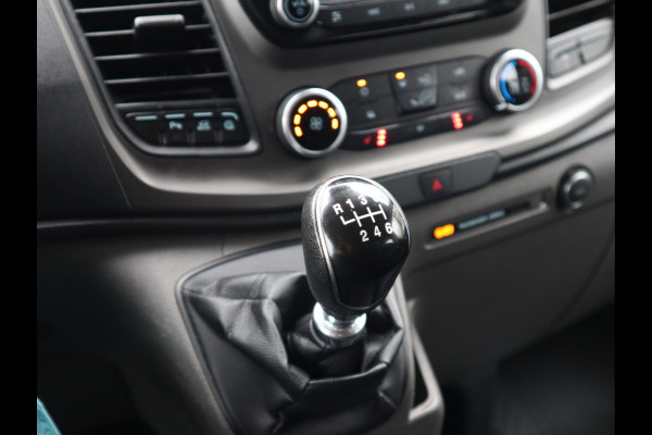 Ford Transit Custom 280 2.0 TDCI 130pk Euro 6 - DC 5 Pers. - Trekhaak - Airco - Navi