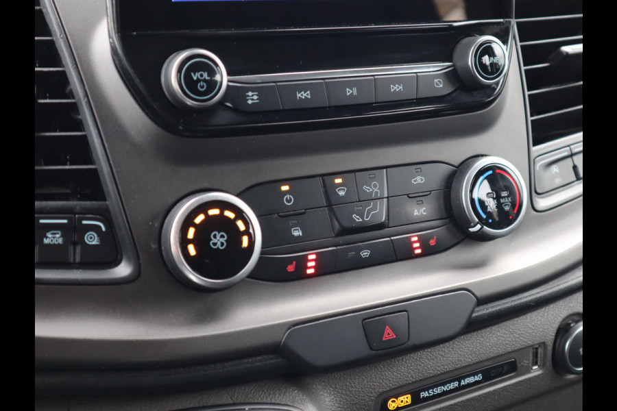 Ford Transit Custom 280 2.0 TDCI 130pk Euro 6 - DC 5 Pers. - Trekhaak - Airco - Navi