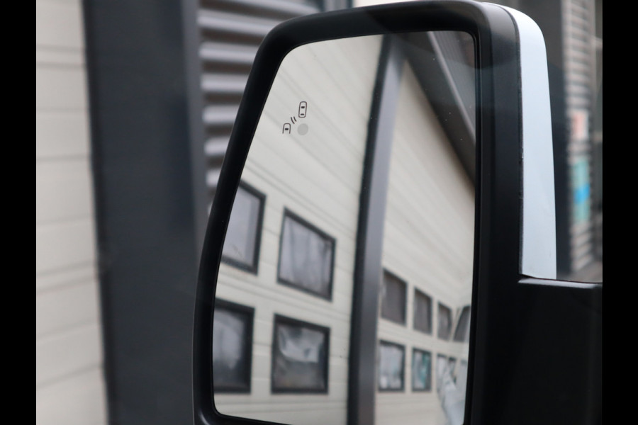 Ford Transit Custom 280 2.0 TDCI 130pk Euro 6 - DC 5 Pers. - Trekhaak - Airco - Navi