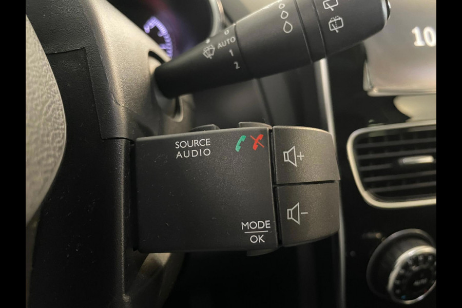 Renault Clio 0.9 TCe Intens AIRCO CLIMA NAVI CRUISE LED HALF LEER PRIVACY GLAS VELGEN NIEUWSTAAT