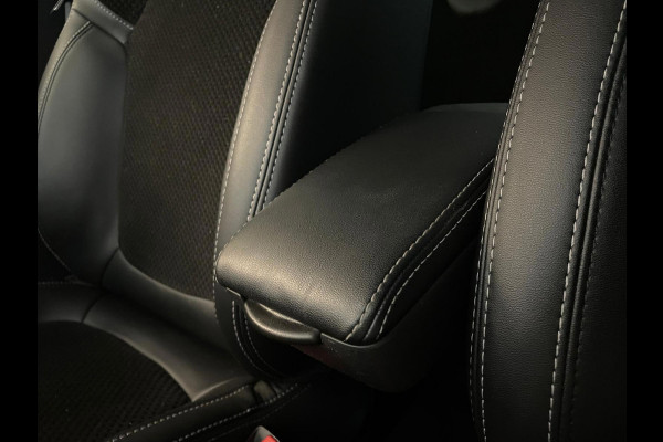 Renault Clio 0.9 TCe Intens AIRCO CLIMA NAVI CRUISE LED HALF LEER PRIVACY GLAS VELGEN NIEUWSTAAT