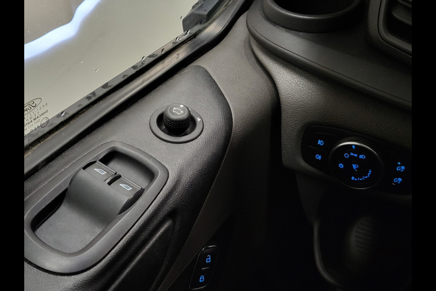 Ford Transit Custom 2.0TDCI 130pk L2/H2 2800kg Trekgewicht Euro 6!