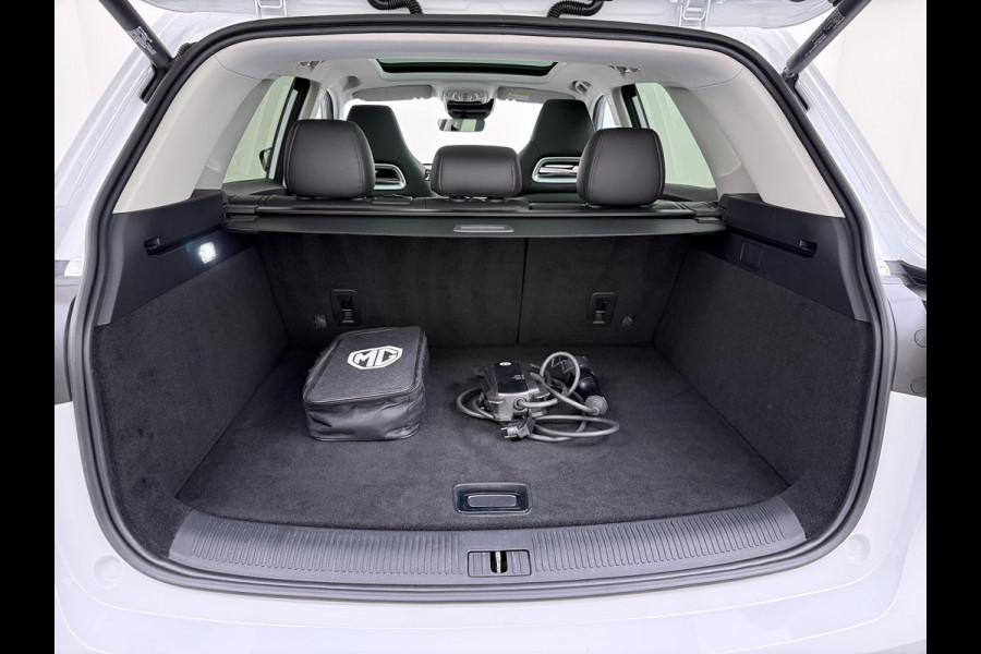 MG EHS 1.5 TGDI Luxury VAN € 26.900,- VOOR € 22.877,- UW LENTEVOORDEEL €4.023,-! | MEGA COMPLEET!! | PHEV | MEGA COMPLEET! | COMPLETE HISTORIE AANWEZIG | FABRIEKS GARANTIE TM 09-2030| 52km WLTP ELECTR RIJBEREIK, TOTAAL RIJBEREIK TOT 1.000km!